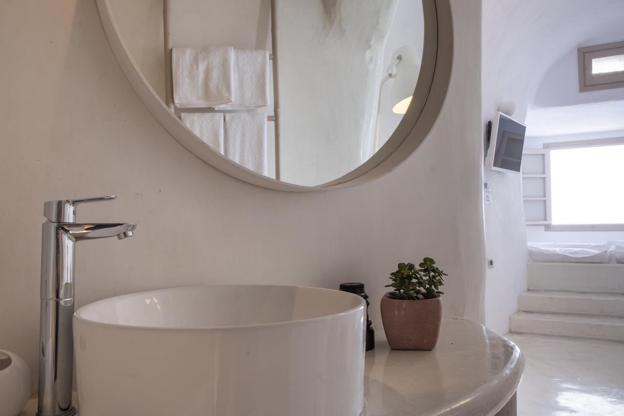 The Globe Suites Villa Fira  Exterior photo