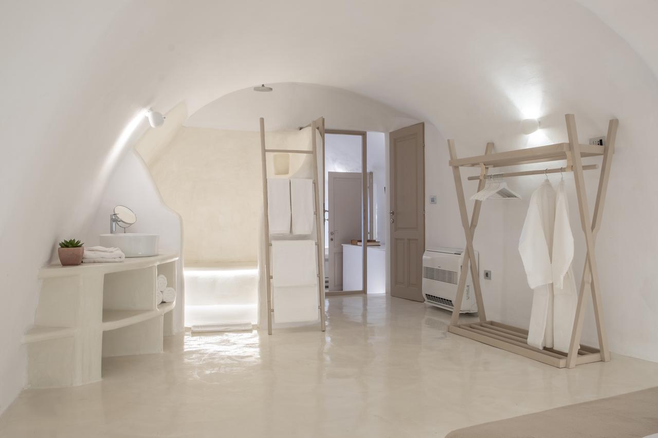 The Globe Suites Villa Fira  Exterior photo