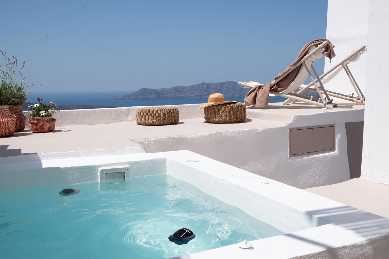 The Globe Suites Villa Fira  Exterior photo