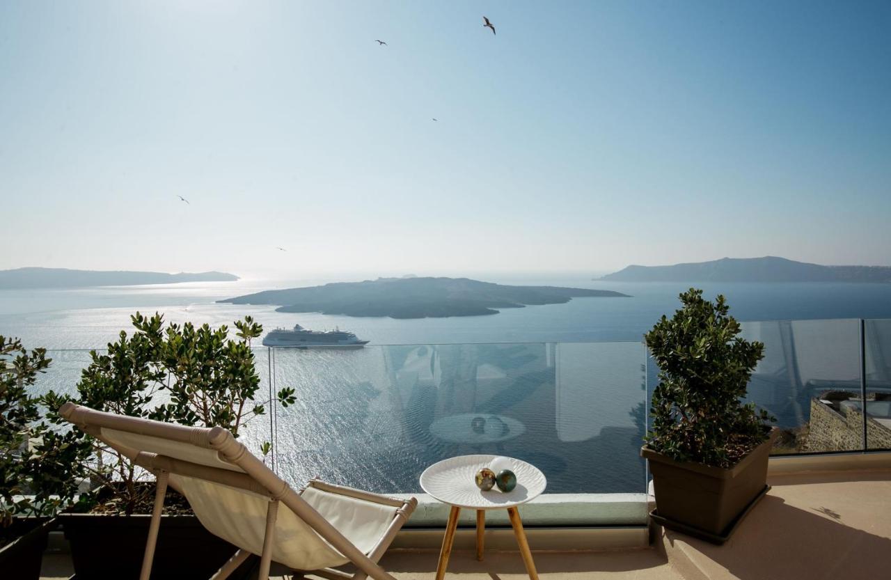 The Globe Suites Villa Fira  Exterior photo
