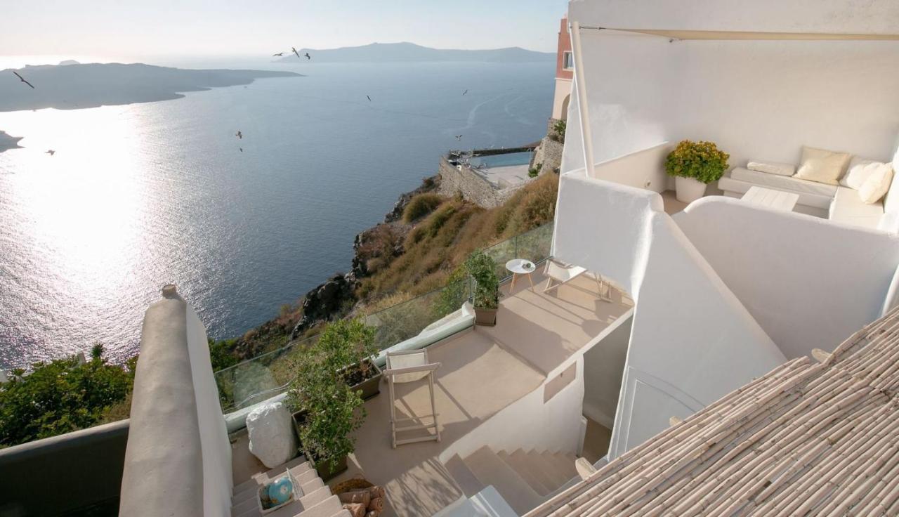The Globe Suites Villa Fira  Exterior photo